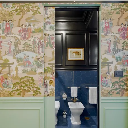 V Collection Condotti ローマ