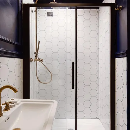 V Collection Condotti * ローマ