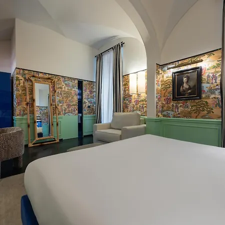 V Collection Condotti Hotell *