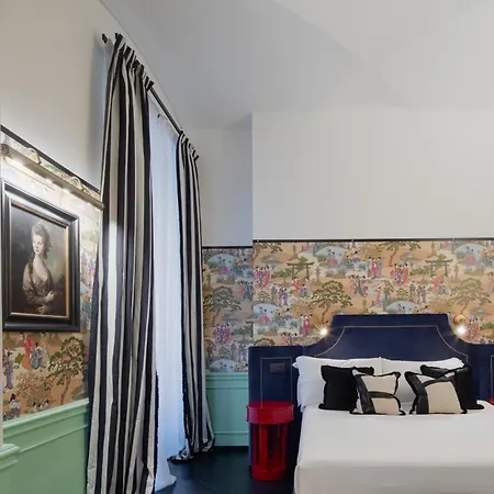 V Collection Condotti * Rom