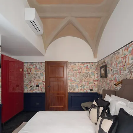 V Collection Condotti Hotel *