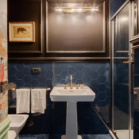 V Collection Condotti * Rzym