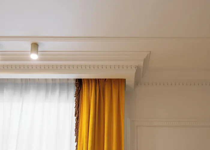 V Collection Condotti ローマ