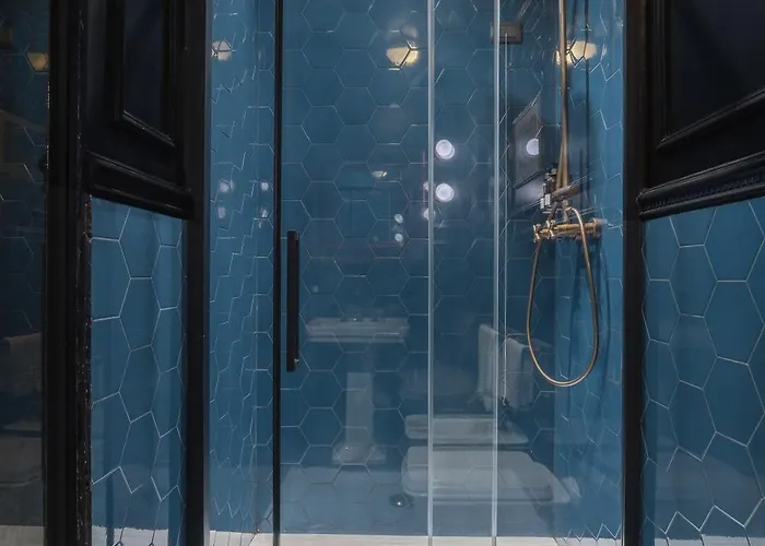 V Collection Condotti ホテル *