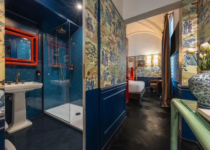 V Collection Condotti ホテル *