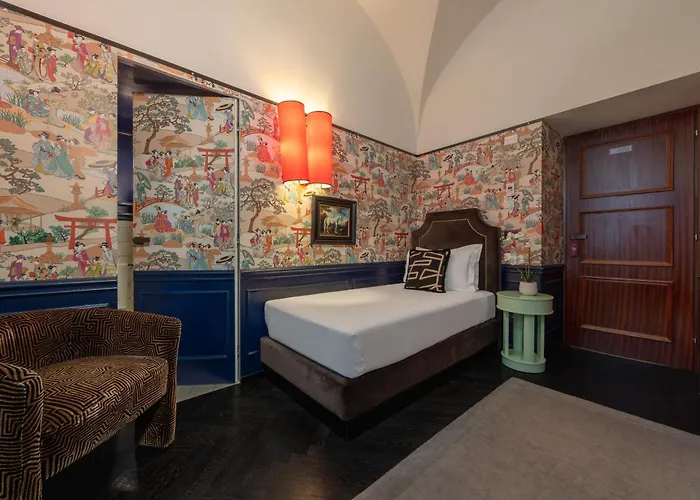 V Collection Condotti ホテル *