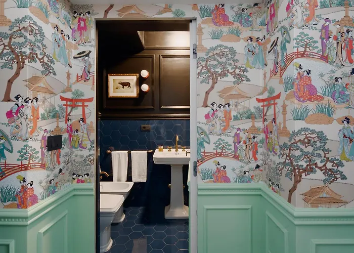 V Collection Condotti Rom